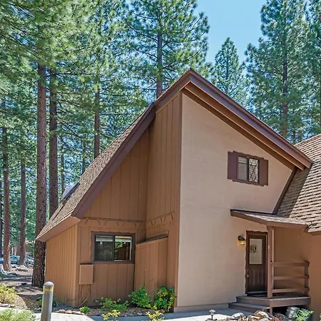 1 Alpine Terrace-Renovated Condo Private Hot Tub